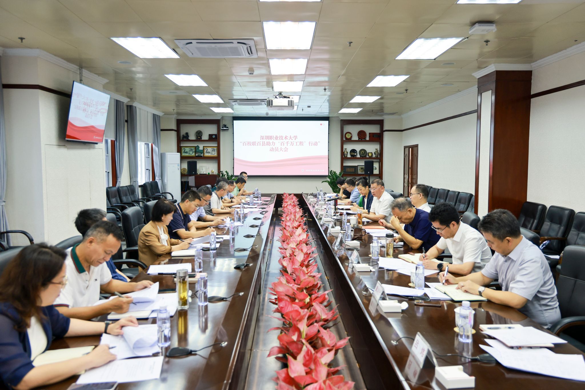 63D89B1BCAF51B56DD007B869BA_CAE77ECA_57E1A 2