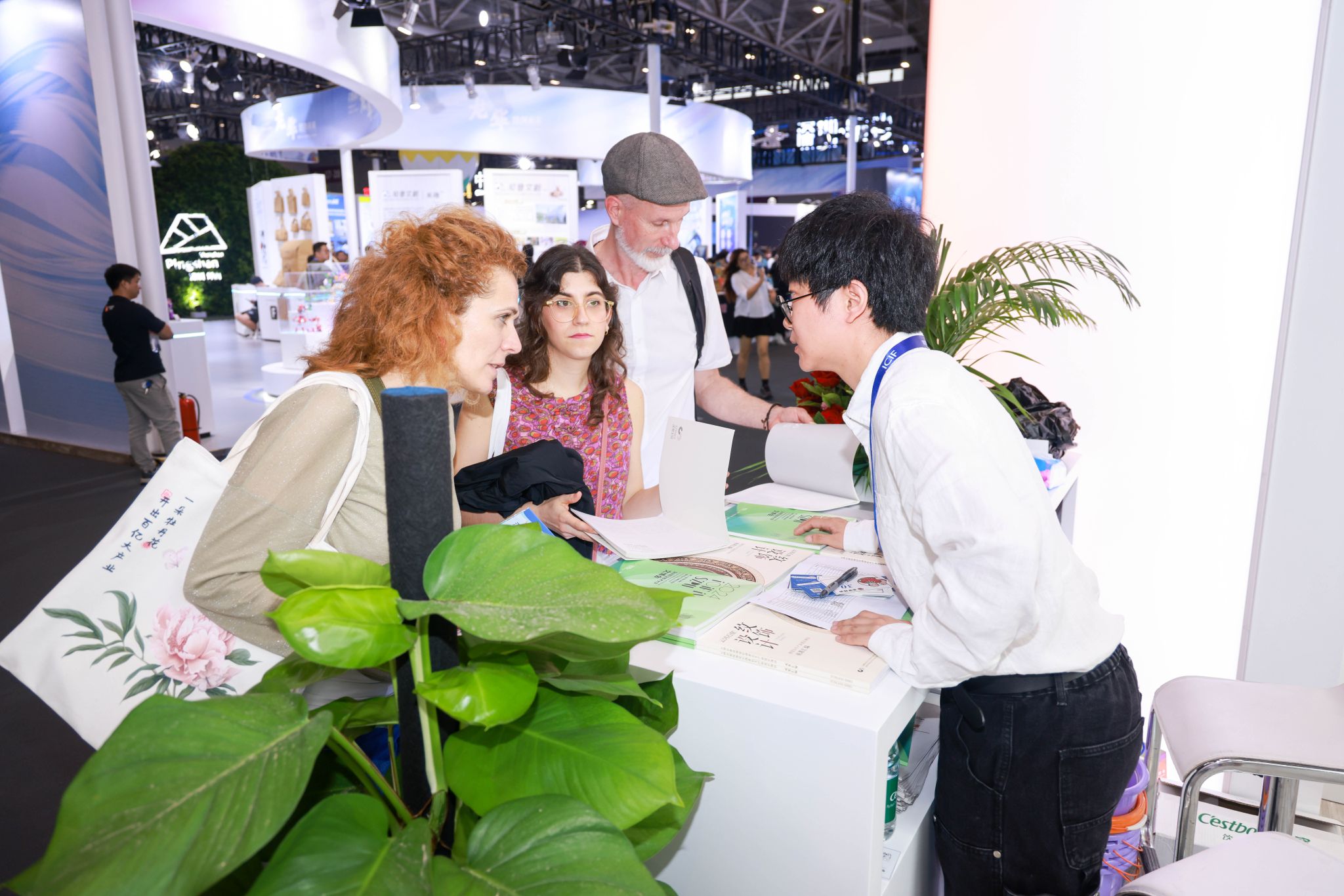 24CAD9C36A3ECFD89E75FAEDFF4_EFB94623_4D177