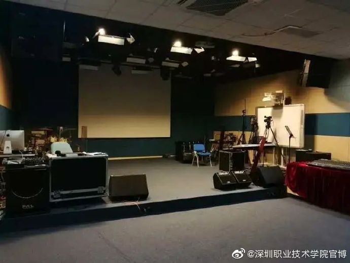 A939BC52040AD798F6BF9FBE435_8DAD0237_A32C